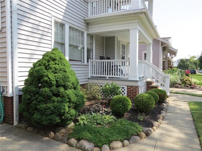 Foto del edificio - 2165 Glenbury Ave