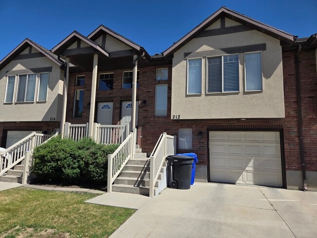 Building Photo - 212 Lyman Ln