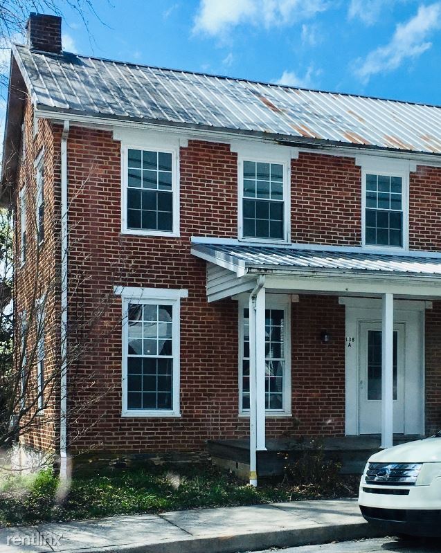 Primary Photo - 138 N Main St