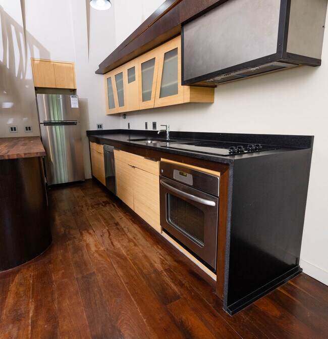 Foto del edificio - 4450 Berry Dr