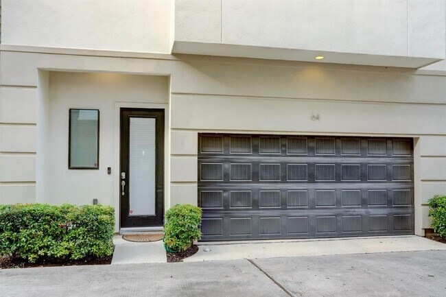 Foto del edificio - 64 N Hutcheson St