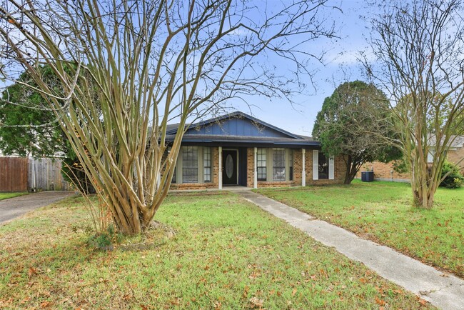 Foto del edificio - 3918 Wintergreen Dr