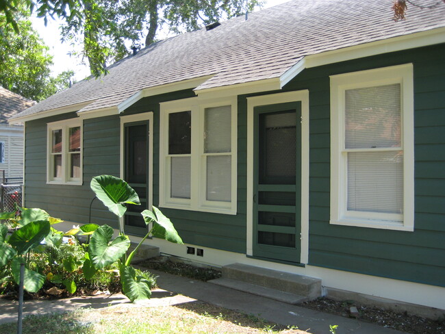 Backyard view of duplex - 504 S William St