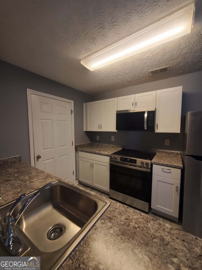 Foto del edificio - 17301 Waldrop Cove