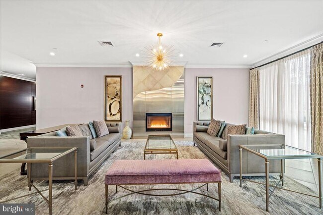 Foto del edificio - 2451 Midtown Ave