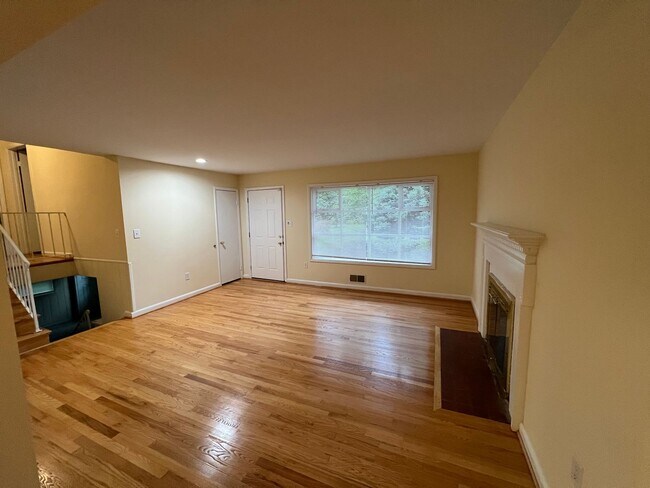Foto del edificio - Single Family home in Alexandria- Minutes ...