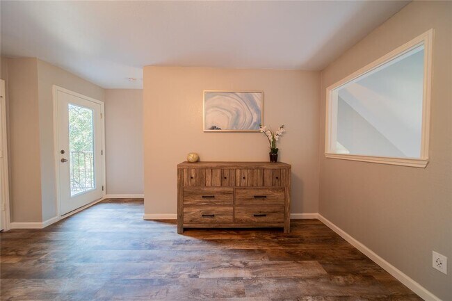 Building Photo - 1700 Baird Farm Cir