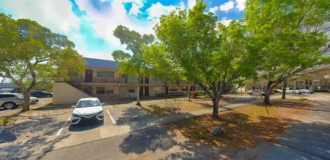 Foto del edificio - 304 NW 30th Ct
