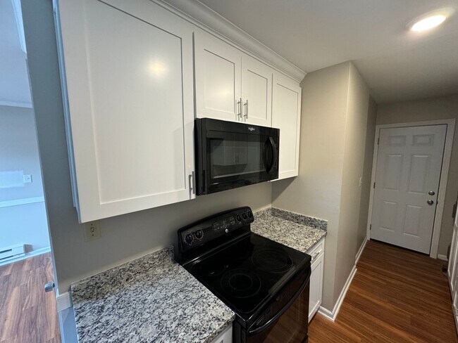 Foto del edificio - 7620 Bellehaven Drive (Unit 4)
