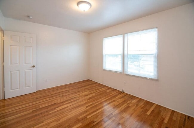 Foto del edificio - 2168 Bacon St