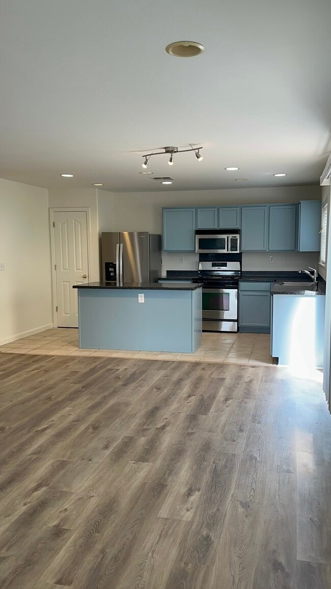 Building Photo - 2753 Whitney Dr