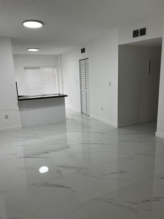 Foto del edificio - 5560 W 21st Ct