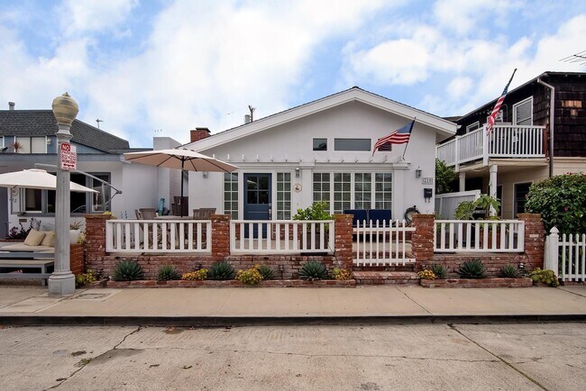 Building Photo - 210 Opal Ave