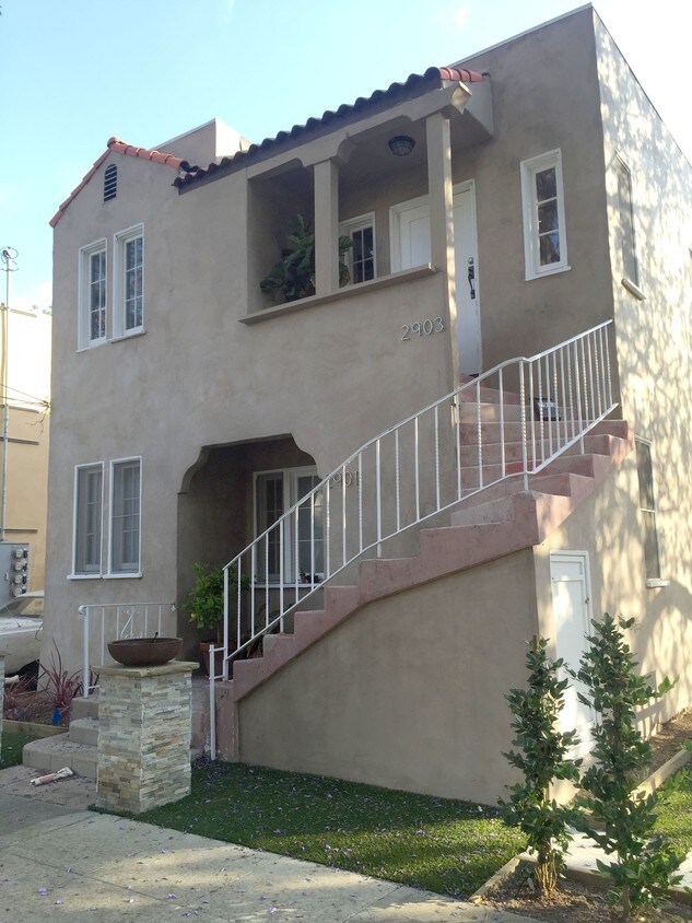 Primary Photo - 2903 Sunset Blvd