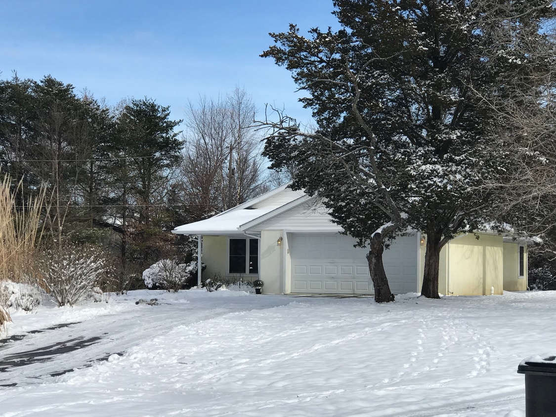 1141 S Glenbeth Dr, Carbondale, IL 62901 House Rental in Carbondale