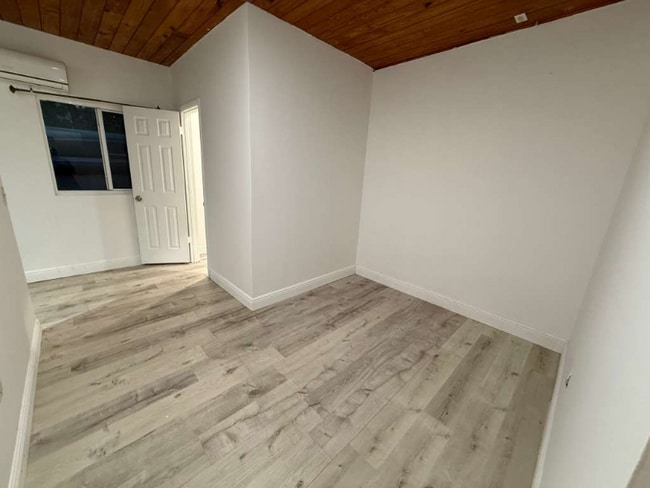 Foto del edificio - 3033-3033 NW 15th St