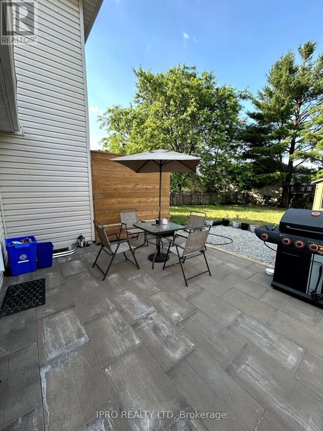 Photo principale - 945 Vance Crescent