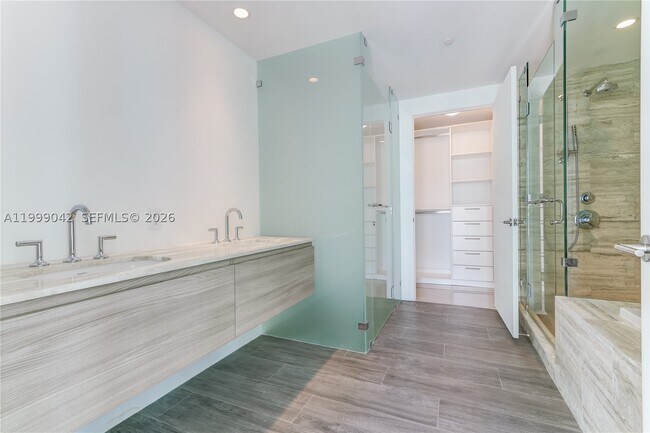 Foto del edificio - 2900 NE 7th Ave