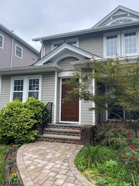 Foto principal - 8 Washburn Pl