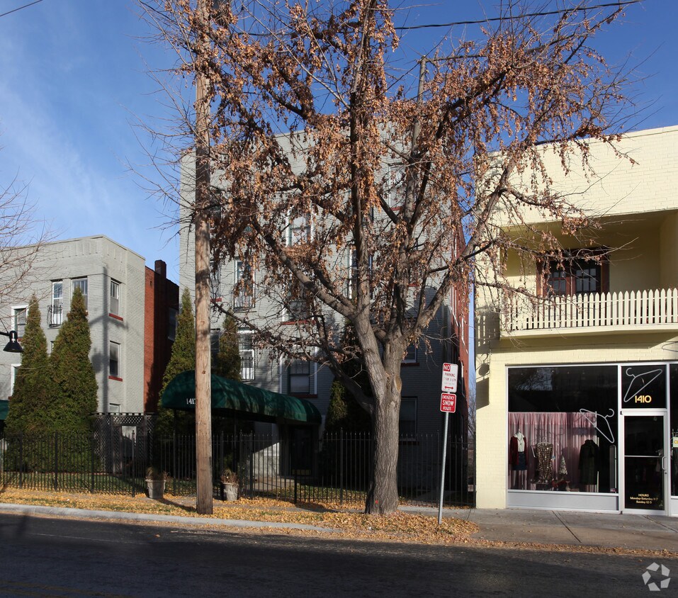 Foto del edificio - 1412 W 39th St