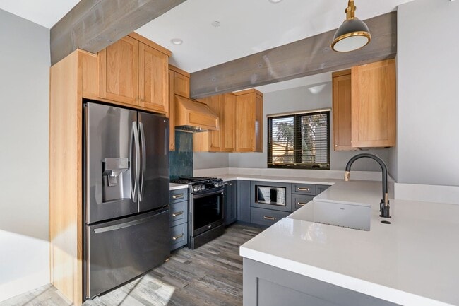 Building Photo - 2519 Curtis Ave