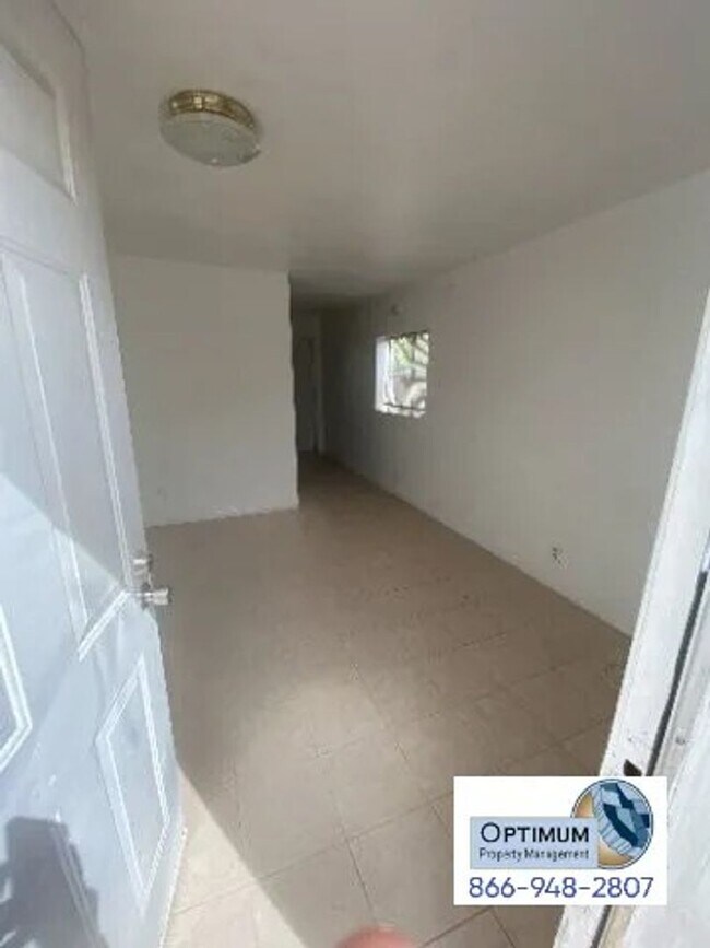 Building Photo - Spacious 1-Bedroom, 1-Bathroom Apartment w...