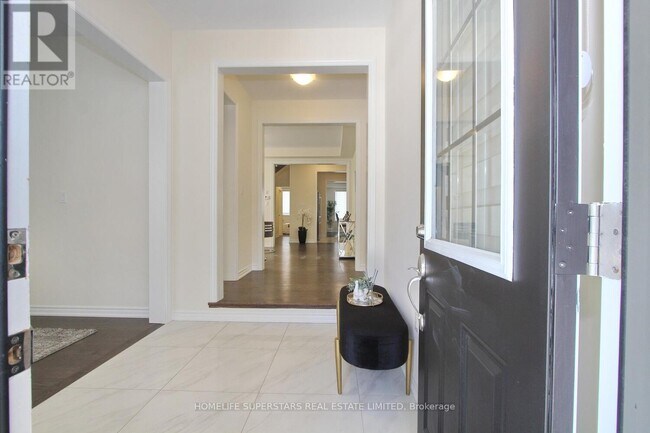 Photo du bâtiment - 14 Spring Snow Rd