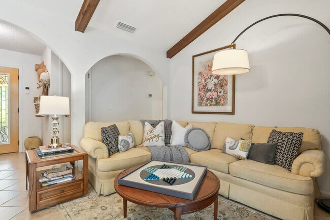 Foto del edificio - 12775 Burning Tree Ln W