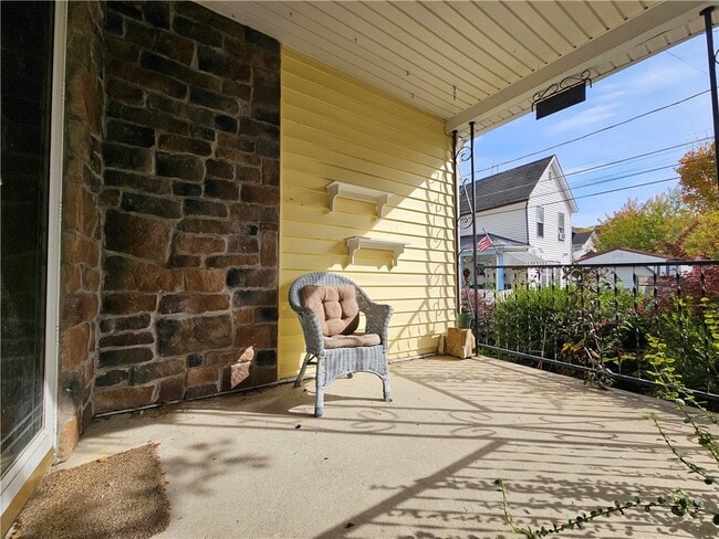 Building Photo - 54 Bemis Ave