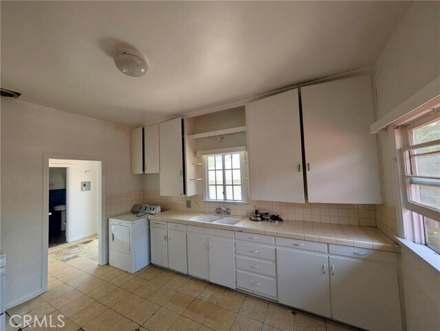 Foto del edificio - 322 N Carmelo Ave