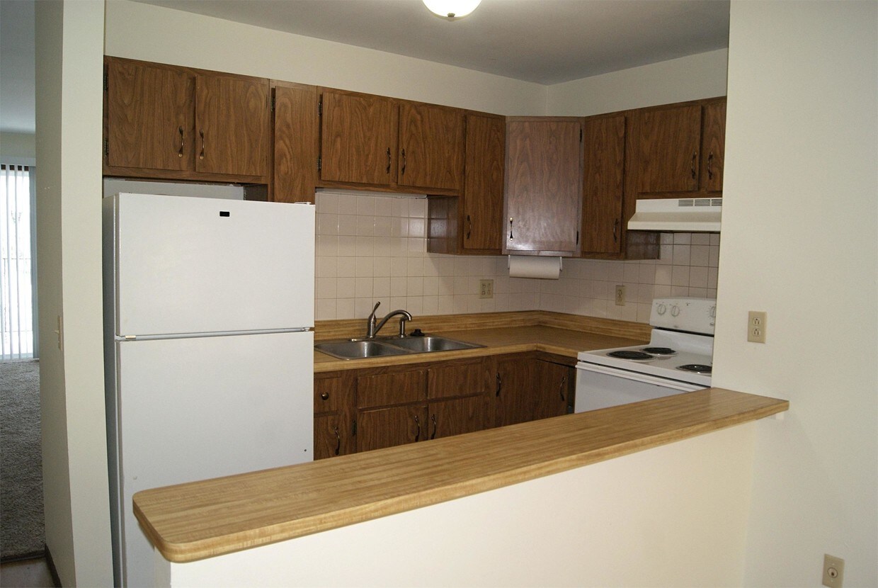 1410 Draper St Unit 3, Baraboo, WI 53913 Apartment for Rent in