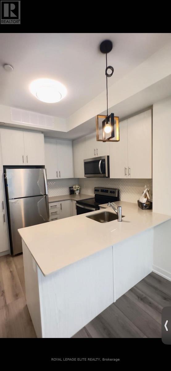 Building Photo - 3546 Colonial Dr