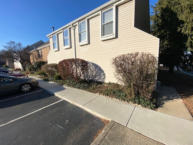 Building Photo - 130 Brandywine Dr