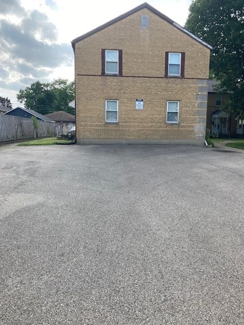 Building Photo - 318 W Xenia Dr