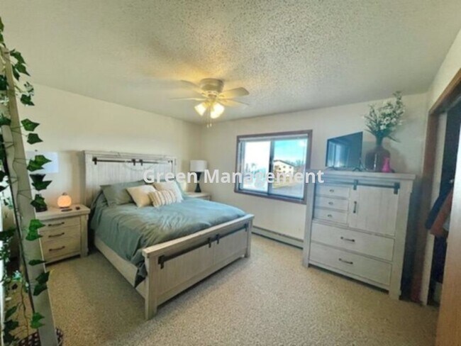 Foto del edificio - 2 Bedroom on 3rd Floor