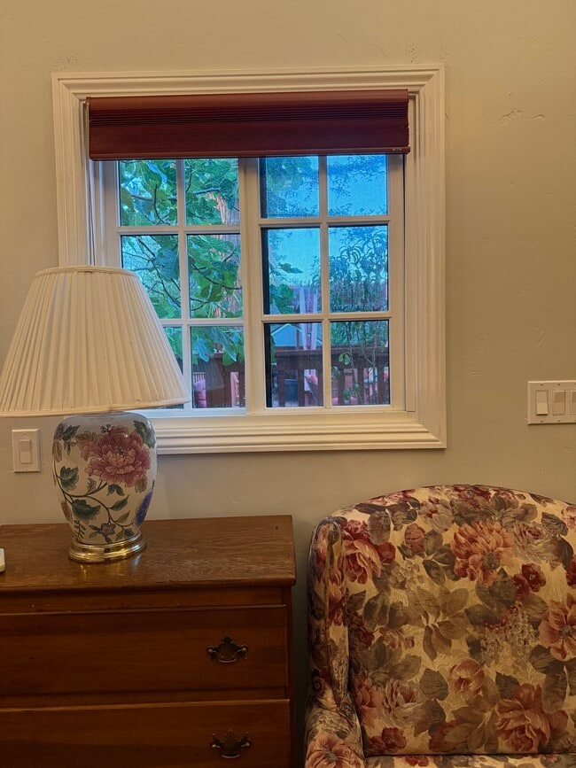 Foto del edificio - 312 Crest Dr