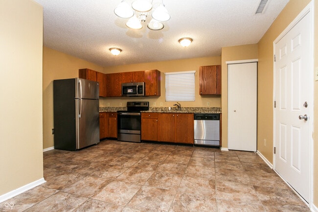 Building Photo - 1766 Blue Grass Pkwy