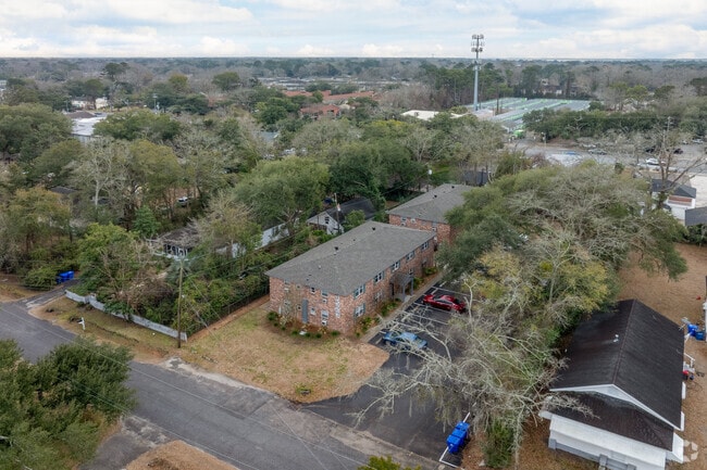 Aerial Photo - 1523 Gardenia Rd