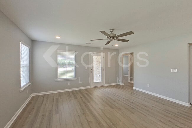 Foto del edificio - 101 Denise Dr