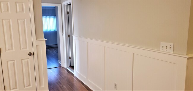 Building Photo - 49 Glade St