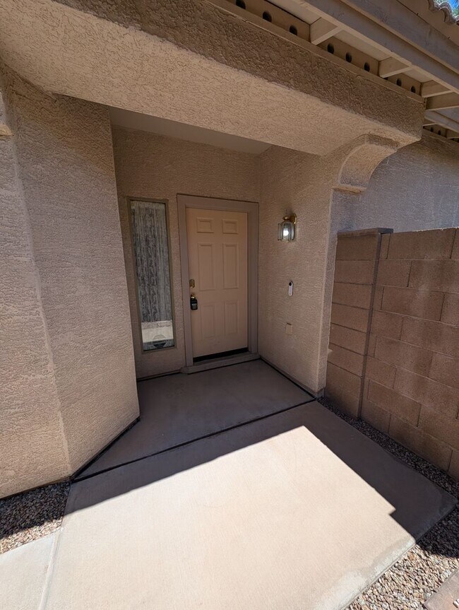 Building Photo - 3 Bedroom Home in the Crismon Crossing Com...