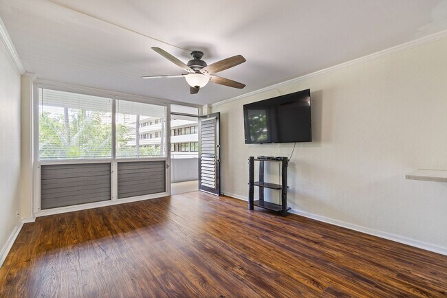 Building Photo - Remodeled 1 bed/ 1 bath- **ALL Utilities I...