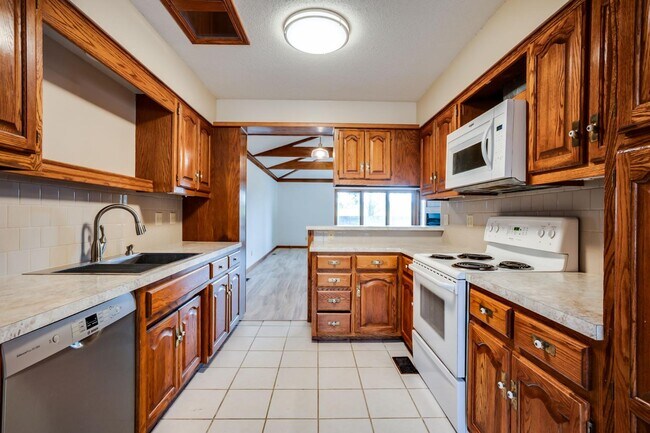 Foto del edificio - 3508 N Clarence St