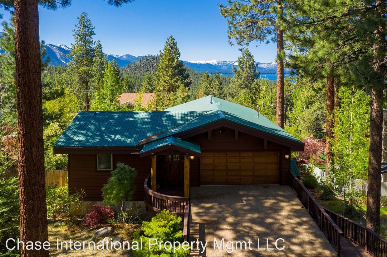 4 br, 3.5 bath House 293 South Martin Drive House Rental in Zephyr