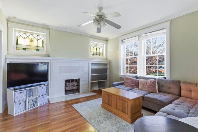 Foto del edificio - 7106 Forsyth Blvd