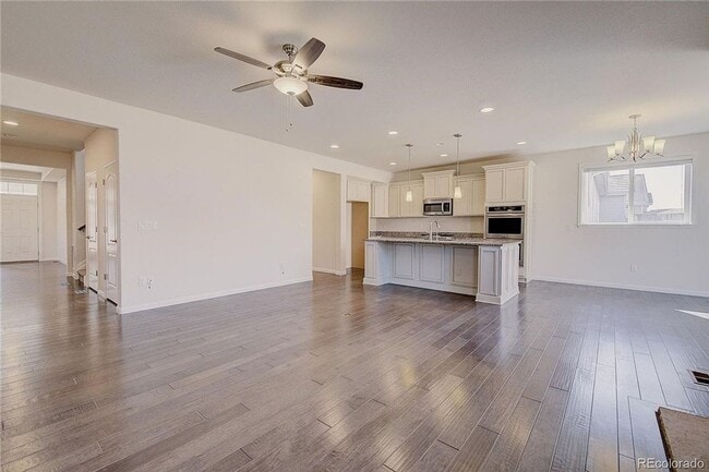 Foto del edificio - 11475 Helena St