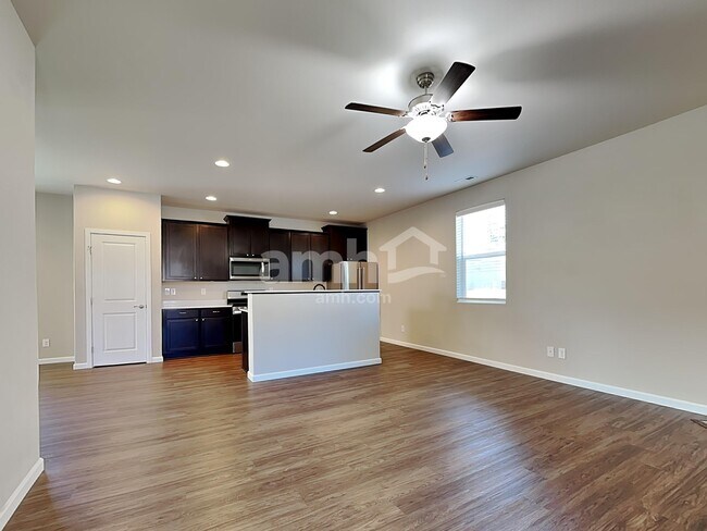 Building Photo - 306 Holdener Ln N