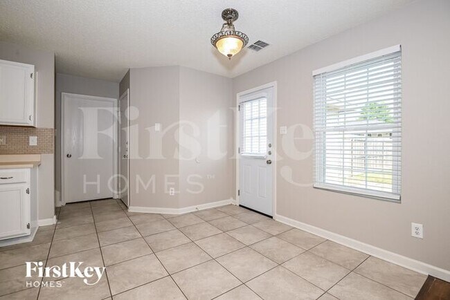 Foto del edificio - 1445 Lochspring Dr
