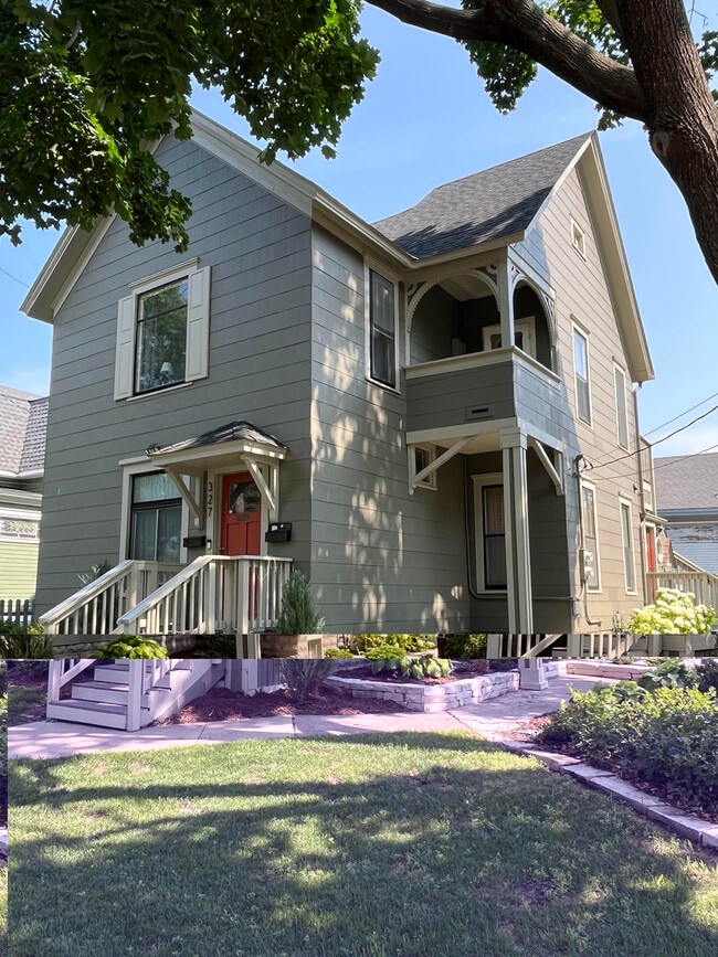 Building Photo - 327 5th St SE