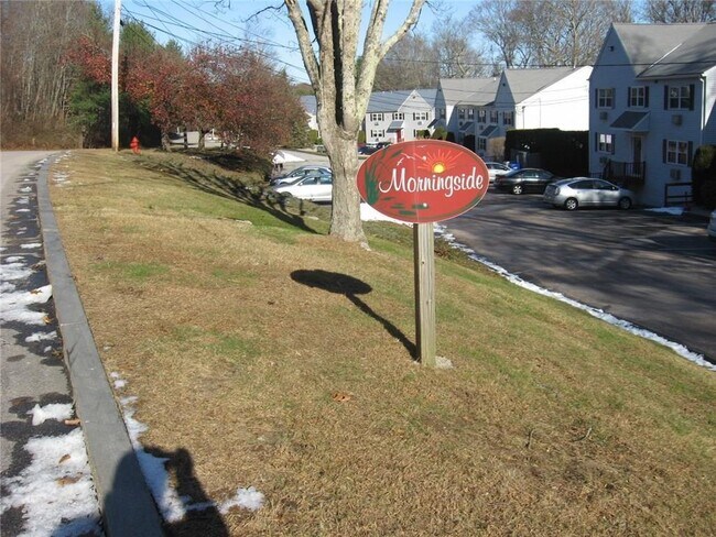 Building Photo - 9 Apache Dr